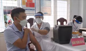 Ngày 30/4, cả nước có 1.986 ca mắc mới COVID-19, thêm 3 ca tử vong