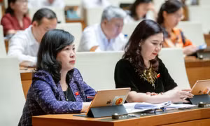 Quốc hội thảo luận các dự thảo Luật Bảo hiểm y tế (sửa đổi), Luật Công đoàn (sửa đổi)
