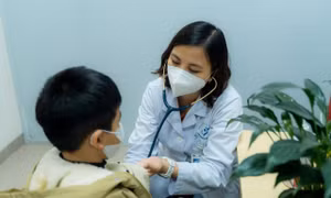 Cảnh báo gia tăng trẻ nhiễm virus RSV gây viêm phổi