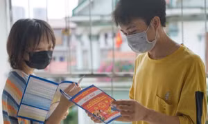 Sinh viên ở lại Hà Nội tham gia bầu cử