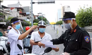 Từ ngày 8/9, Hà Nội kiểm tra giấy đi đường theo mẫu mới