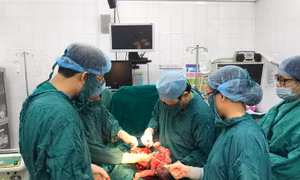 Được làm mẹ nhờ kỹ thuật nong vòi tử cung sau 14 năm mong mỏi 