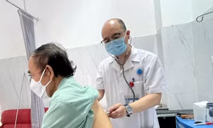 Người già cần cảnh giác với các dịch bệnh mùa hè
