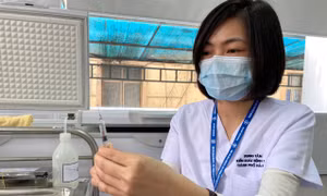 Dịch bệnh gia tăng, Hà Nội chủ động mua sắm vaccine