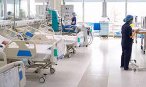Trời nồm ẩm, chăm sóc trẻ sơ sinh thế nào để phòng bệnh hô hấp?