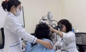 Nhiều ca chấn thương mắt nặng do pháo nổ