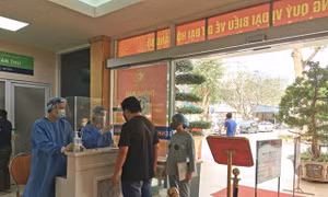 Bệnh viện Phụ sản Hà Nội: 17 nhân viên y tế tiếp xúc với bệnh nhân COVID-19 số 243 âm tính lần 2