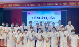 Quyết tâm của đoàn quân Bệnh viện E và Đại học Y dược lên đường đi chống dịch 