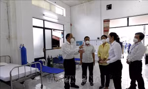 Sinh viên y khoa nỗ lực 'giữ lửa' trạm y tế lưu động