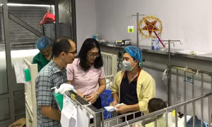 Mang Trung thu đến với bệnh nhi có hoàn cảnh khó khăn