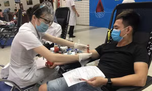 Máu hiến từ người đã tiêm vaccine rất tốt để điều trị cho bệnh nhân COVID-19