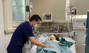 Năm nay có nhiều ca sốt xuất huyết trở nặng, sốc nhiễm trùng sớm