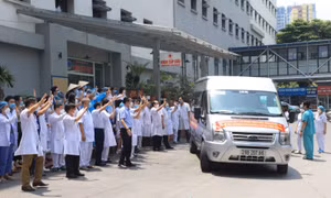 Các y bác sĩ Bệnh viện Hữu nghị tiếp tục lên đường hỗ trợ Tiền Giang chống dịch