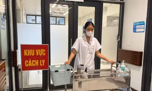 Những người nguy cơ cao vẫn phải cảnh giác với dịch COVID-19 