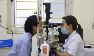 Bệnh đau mắt đỏ lây qua những đường nào, làm gì để không bị lây bệnh?