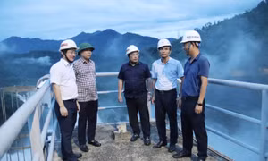 Ứng phó lũ tại thủy điện Bản Vẽ: Tình hình đã cơ bản được kiểm soát