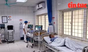 Huy động các thầy thuốc giỏi cấp cứu cho nạn nhân vụ cháy tại phố Trung Kính