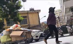 Cách bảo vệ sức khoẻ khi làm việc dưới trời nắng nóng 