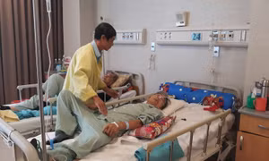 Khám, chữa bệnh theo yêu cầu không phân biệt giàu nghèo