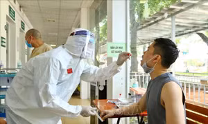 Xét nghiệm COVID-19 thành thường quy khi người dân đi chữa bệnh
