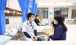 Bác sĩ hướng dẫn phân biệt triệu chứng nhiễm virus RSV và cúm thường