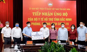 Bộ trưởng Bộ Y tế kêu gọi cả nước giúp đỡ Bắc Ninh, Bắc Giang vượt khó chống dịch 
