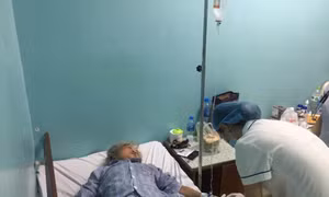 Kê đơn thuốc không quá 3 tháng đối với người cao tuổi trong thời gian chống COVID-19