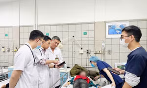Tập trung mọi nguồn lực cấp cứu, điều trị cho 32 trẻ bị ngộ độc thuốc diệt chuột 