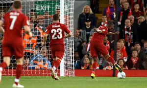 Sturridge được ví như Torres sau 'pha bỏ lỡ thế kỷ' trước Chelsea