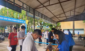 Thí sinh thi môn đầu tiên của kỳ thi tốt nghiệp THPT năm 2024