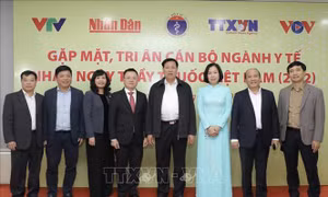  Các cơ quan báo chí chủ lực gặp mặt, tri ân cán bộ ngành y tế nhân Ngày Thầy thuốc Việt Nam 27/2