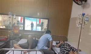 Yêu cầu điều tra vụ nghi ngộ độc do bánh mì tại TP Hồ Chí Minh