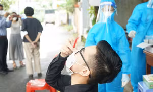 Thứ trưởng Bộ Y tế Nguyễn Trường Sơn kêu gọi người dân TP Hồ Chí Minh tự thực hiện xét nghiệm tại nhà