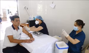 Ngày 12/6, cả nước có 171 ca mắc mới COVID-19