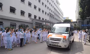 Đoàn công tác thứ 5 của Bệnh viện Hữu nghị lên đường vào TP Hồ Chí Minh chống dịch