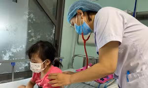 Bác sĩ cảnh báo các dấu hiệu nghi ngờ viêm phổi do vi khuẩn Mycoplasma