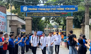 Thí sinh hoàn thành môn thi Ngữ văn, đánh giá đề không quá khó