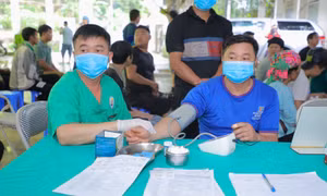Sàng lọc bệnh lao gắn với khám sức khỏe định kỳ cho bà con vùng cao