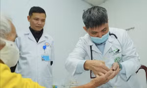 Bệnh viện chủ động triển khai cấp thuốc dài ngày cho người bệnh