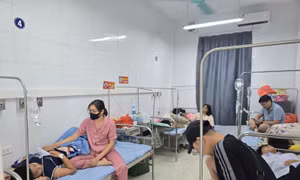 Vụ nhiều học sinh nhập viện nghi ngộ độc ở Hà Nội: Sức khỏe các em ra sao? 