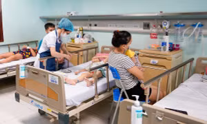 Trẻ mắc Adenovirus khi nào cần đến bệnh viện?