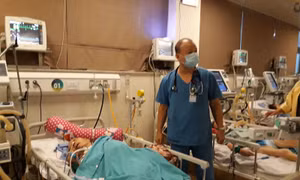 Nhiều người già nằm điều hòa bị nhiễm lạnh