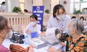 Tìm cách thích nghi với già hóa dân số - Bài 1: Chủ động đối mặt với xã hội nhiều người già