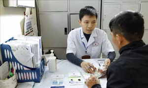 Khắc phục những khó khăn trong phòng chống dịch HIV 