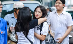 Ghi nhận của phóng viên tại các điểm thi của Hà Nội trước giờ thi môn Ngoại ngữ