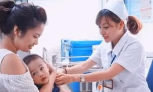 Người dân Hà Nội lại có thể đến tiêm chủng tại số 70 Nguyễn Chí Thanh từ ngày 12/3