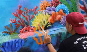 Đảo Lý Sơn sáng bừng với tranh bích họa