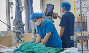 Bé gái 5 tháng tuổi suy đa tạng, nguy kịch do nhiễm virus RSV 