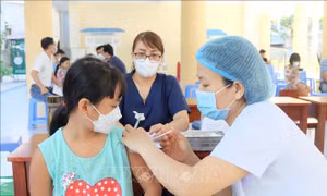 Ngày 19/4, số ca mắc mới COVID-19 vượt mốc 2.000 ca