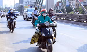 Nắng 'cháy da thịt', cần bảo vệ cơ thể khi tia UV cực cao